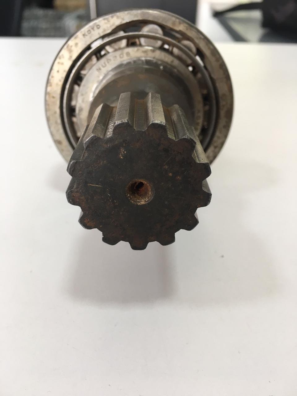Eje motor traslación Kobelco SK220-4