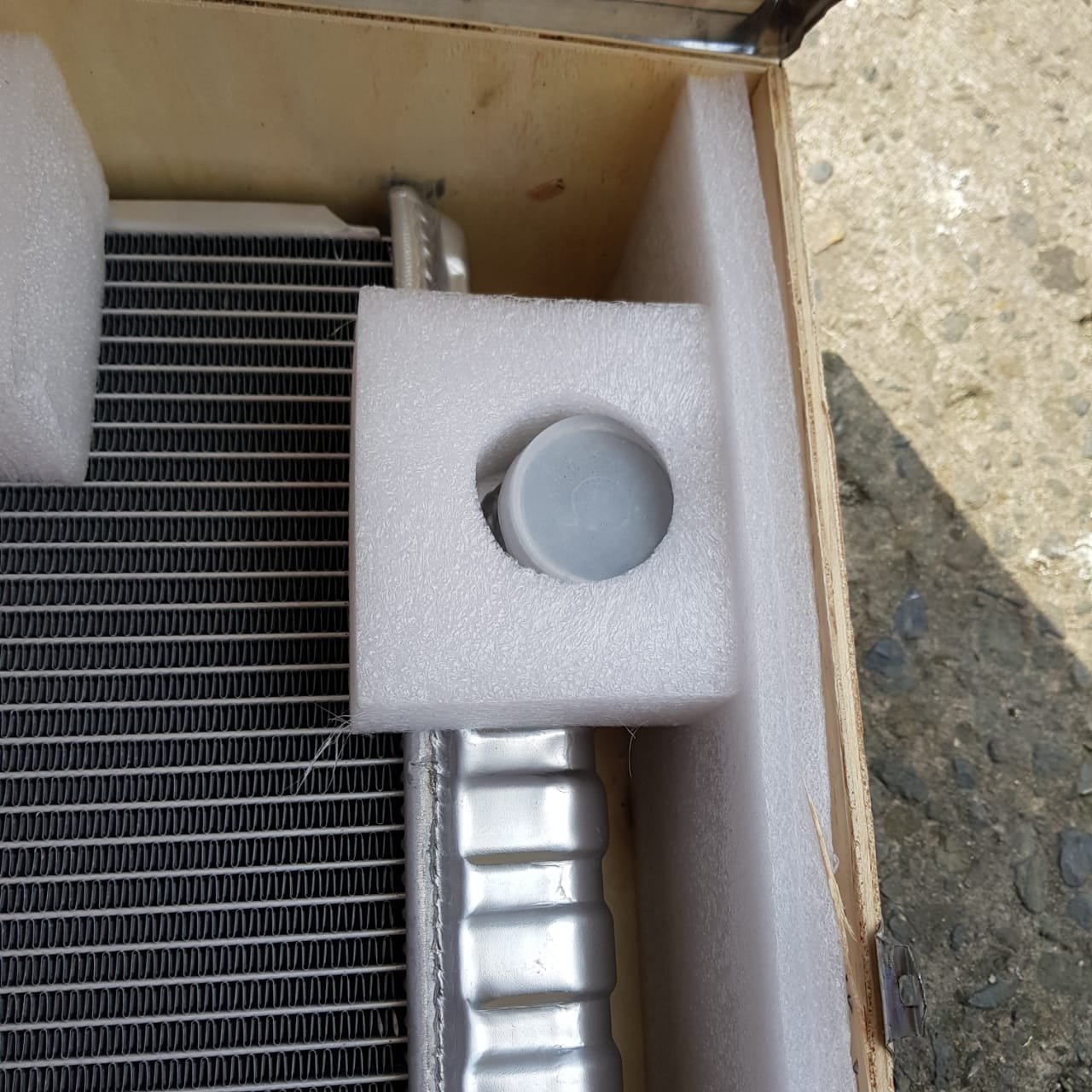 Radiador de Agua – Motor Isuzu 6BG1- Excavadora Hitachi Zaxis 200 – 270, foto 3