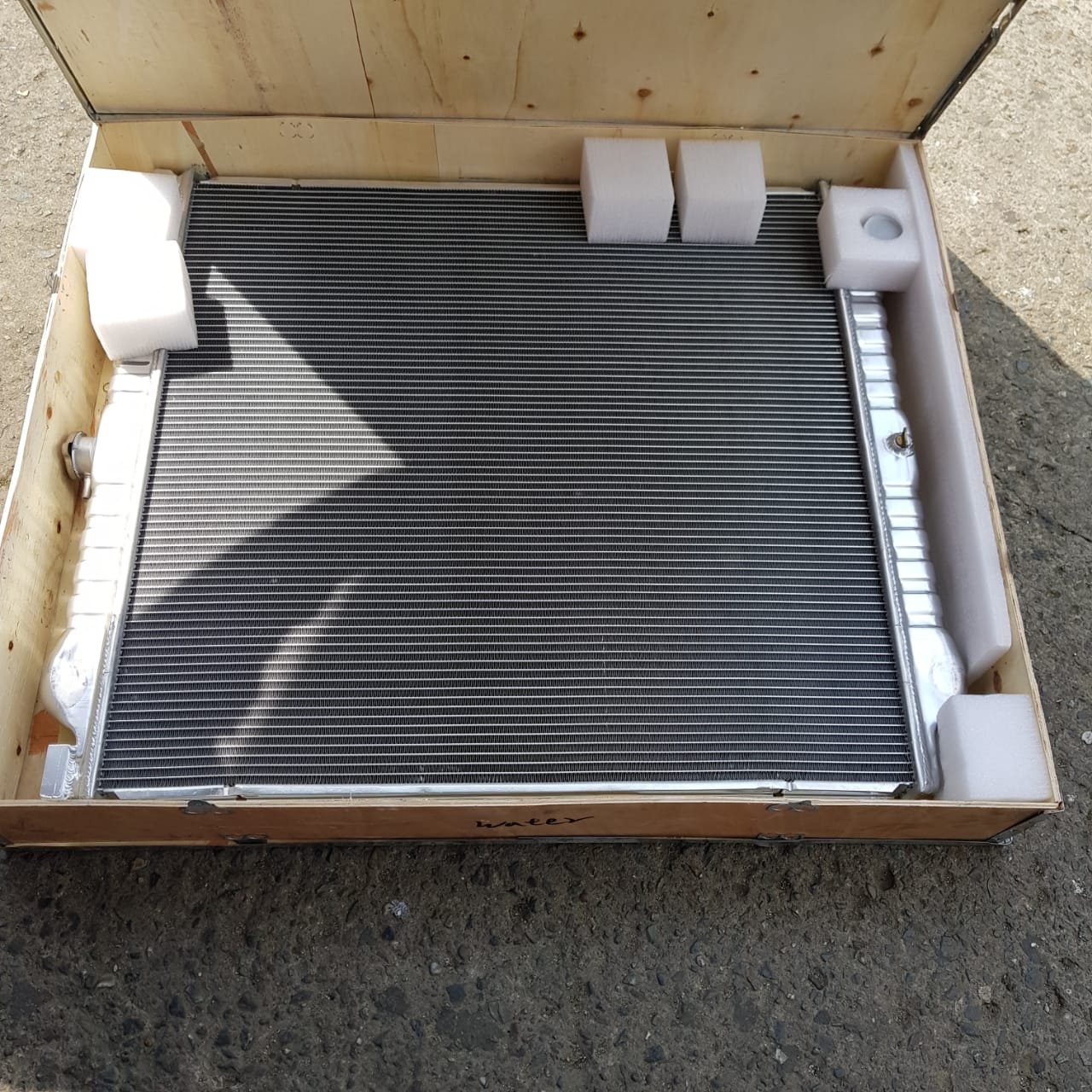 Radiador de Agua – Motor Isuzu 6BG1- Excavadora Hitachi Zaxis 200 – 270, foto 4