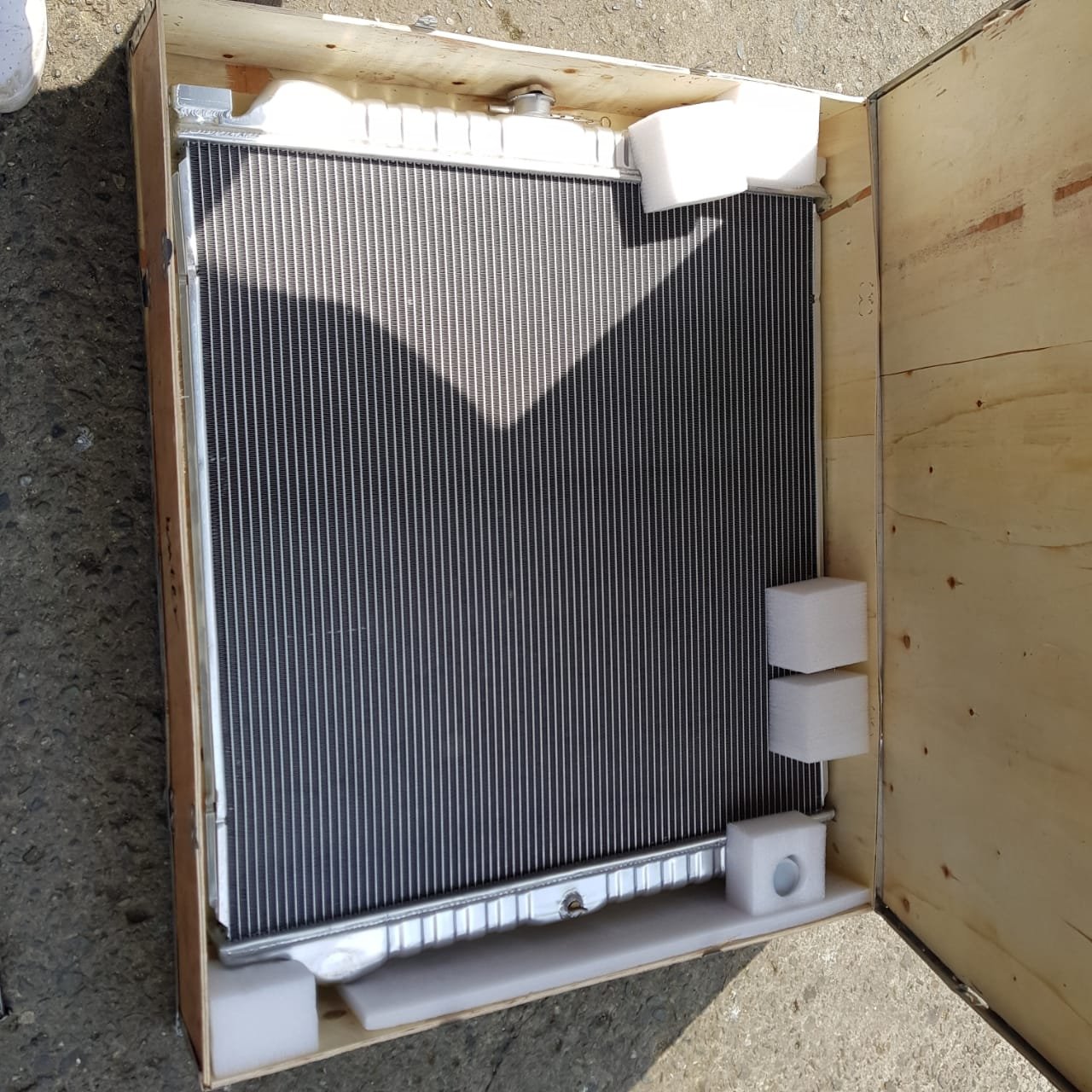 Radiador de Agua – Motor Isuzu 6BG1- Excavadora Hitachi Zaxis 200 – 270, foto 5