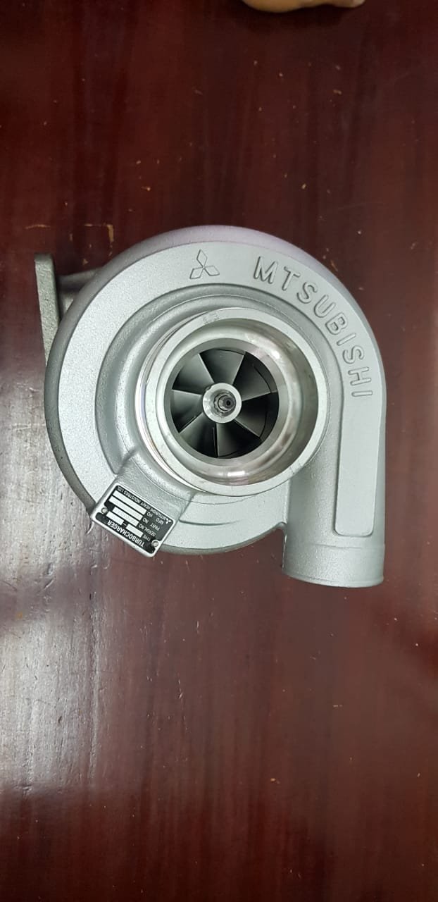Turbo motor Isuzu 6SD1 – Hitachi EX300, foto 6