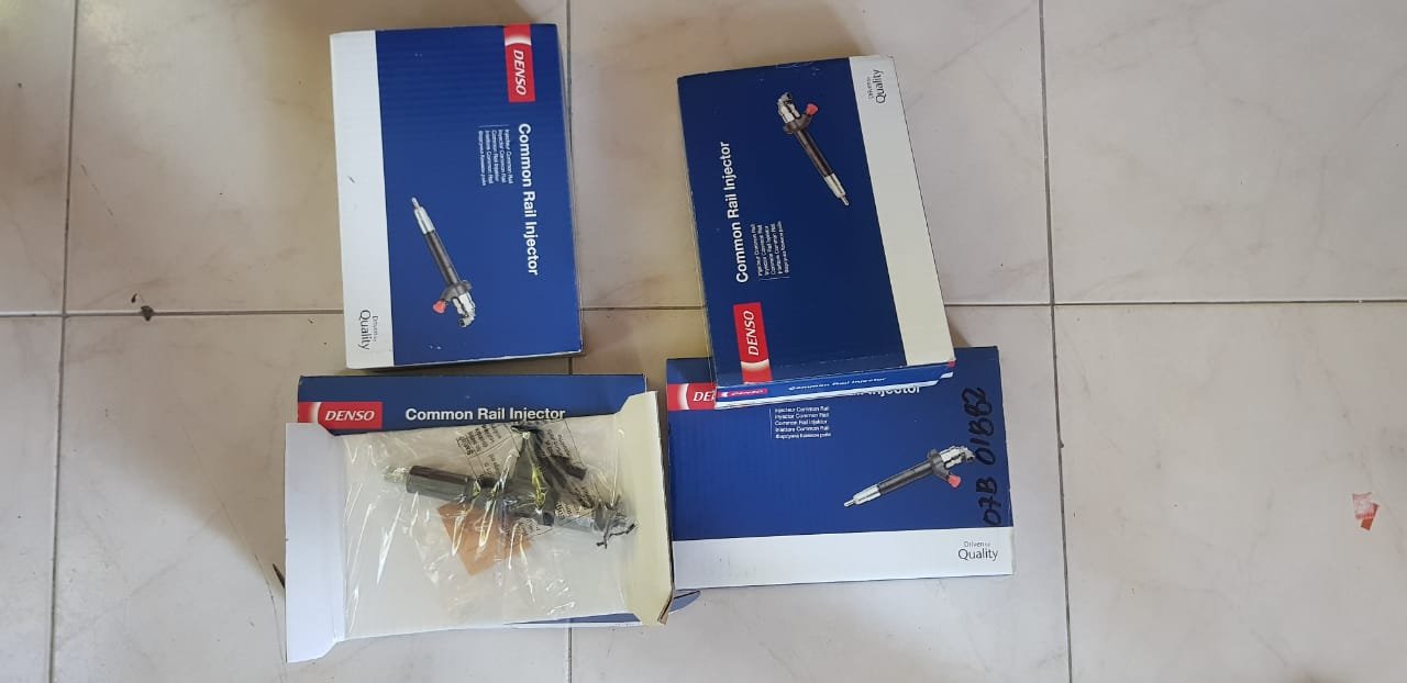 Inyector de combustible motor Isuzu 4HK1, foto 12