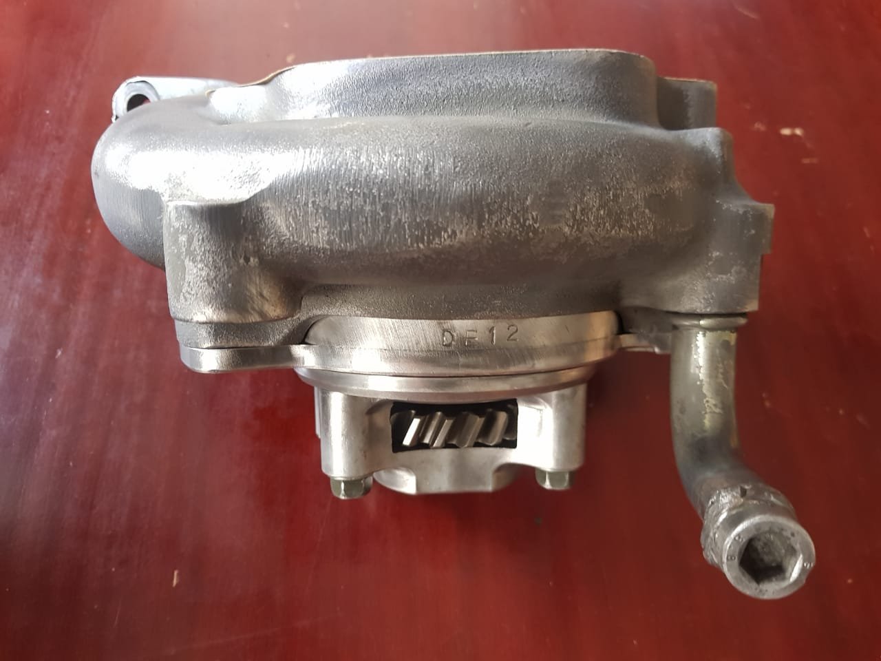 Bomba de agua, motor Isuzu 6WG1,  Hitachi Zaxis 450, foto 2