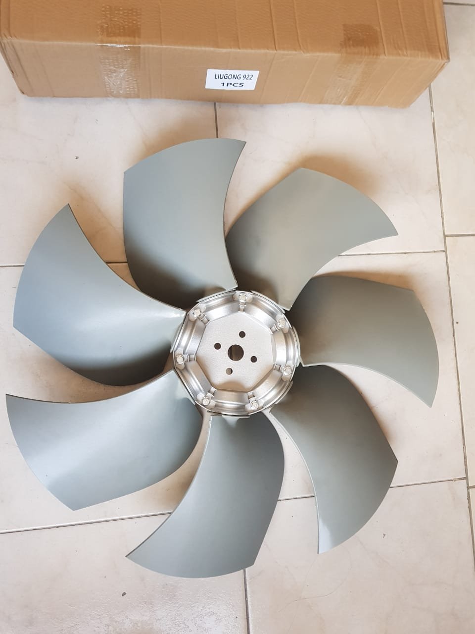 Ventilador Motor Cummins 6BT5-9   Excavadora Liugong 922, foto 2