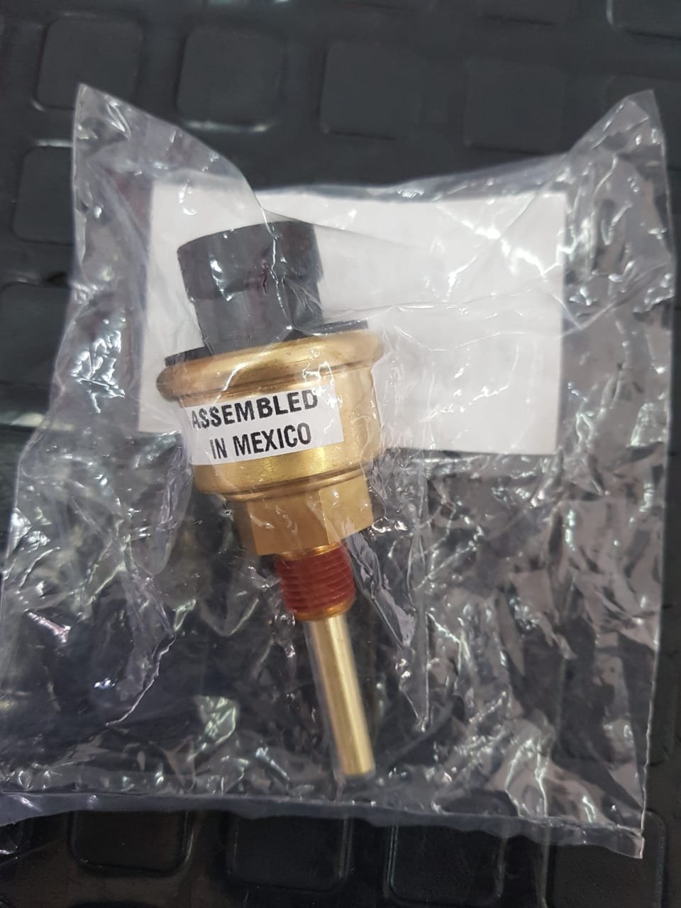 Sensor de refrigerante – Motor Cummins ISM ISX- Kenworth T800 – Internacional 9400 7600, foto 4