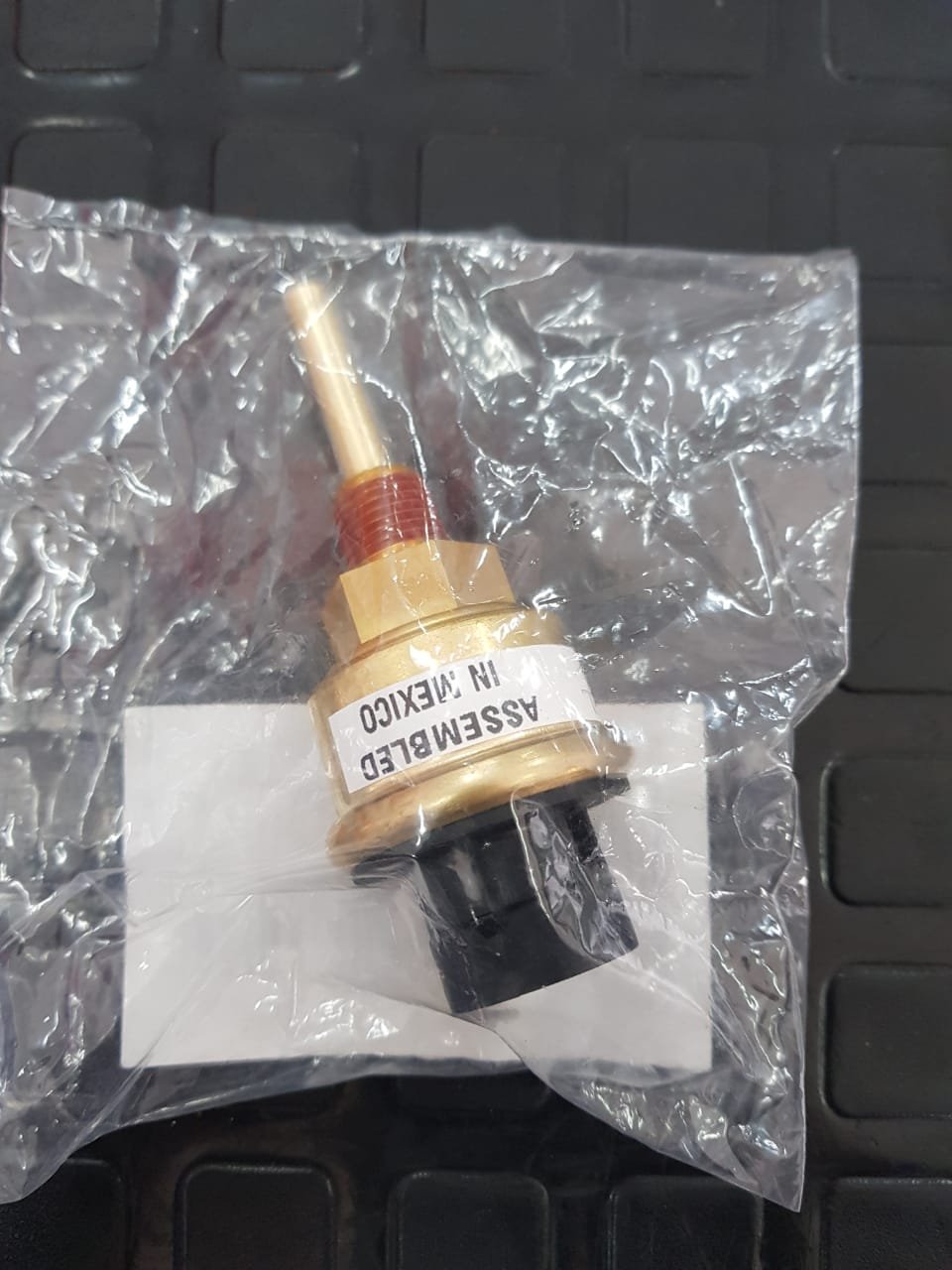 Sensor de refrigerante – Motor Cummins ISM ISX- Kenworth T800 – Internacional 9400 7600, foto 3