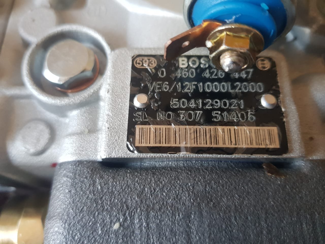Bomba de inyección – motor CNH – excavadora Kobelco SK210-8, foto 2