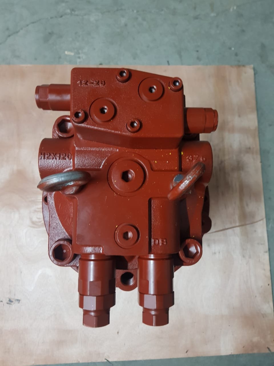 Moto Reductor Giro – Excavadora Liugong 922, XGMA 822, foto 2