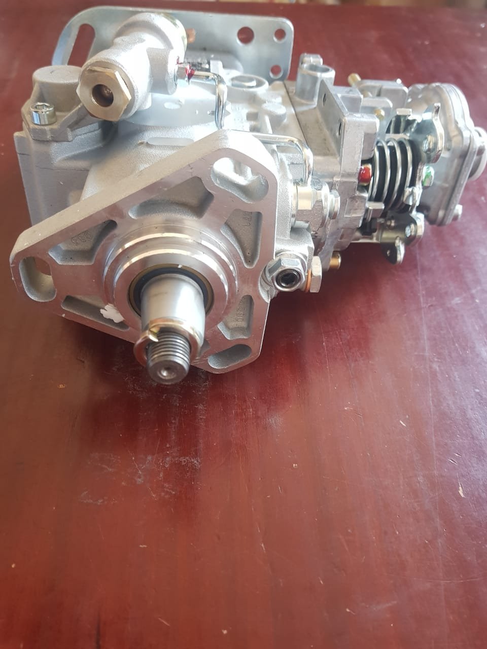 Bomba de inyección – motor CNH – excavadora Kobelco SK210-8, foto 5