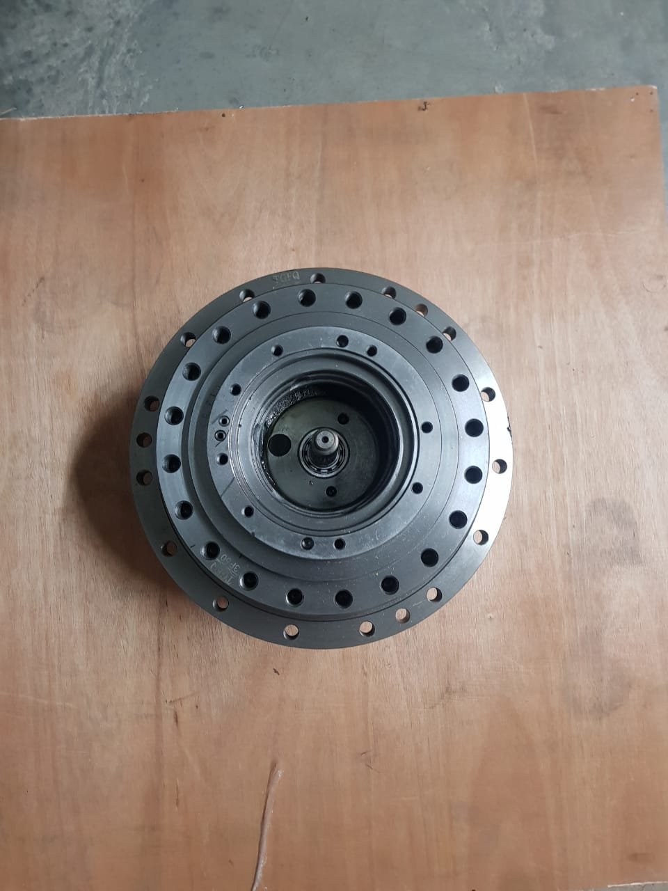Reductor Traslacion – Excavadora CASE CX130-130B, foto 3