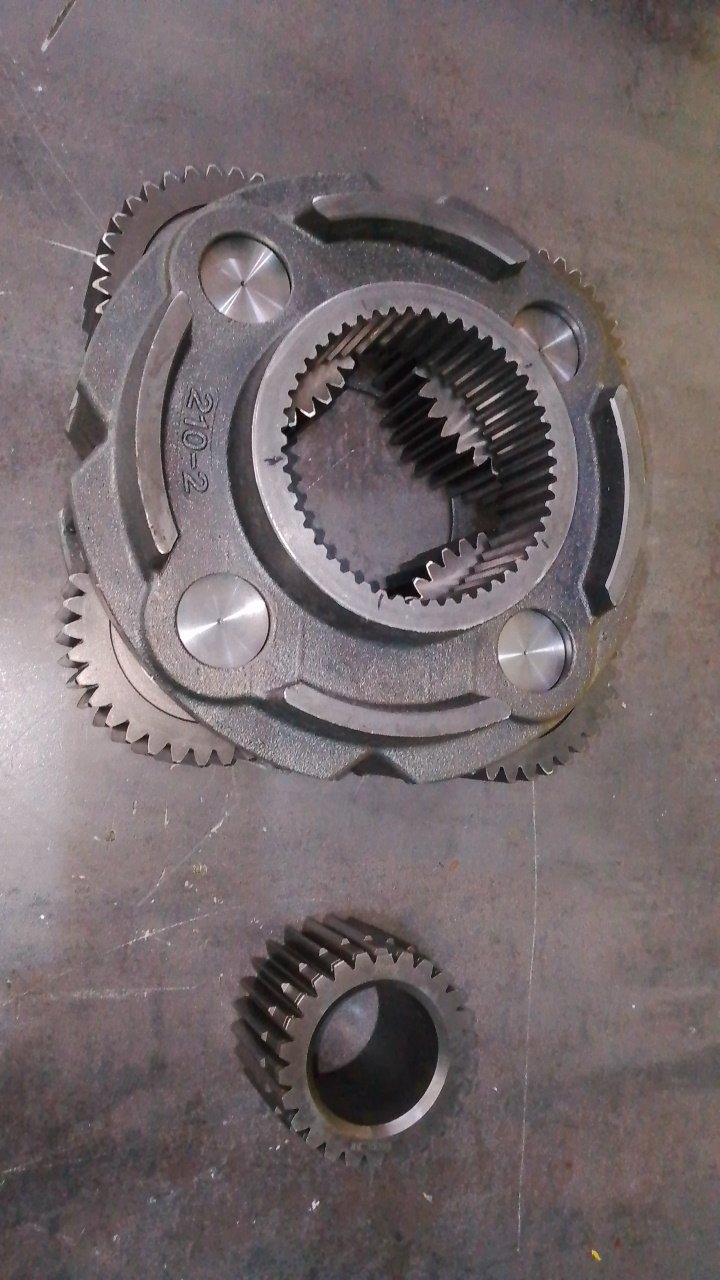 Carrier Interno (Grande) – Reductor de Traslación – Excavadora – Hyundai R210/220