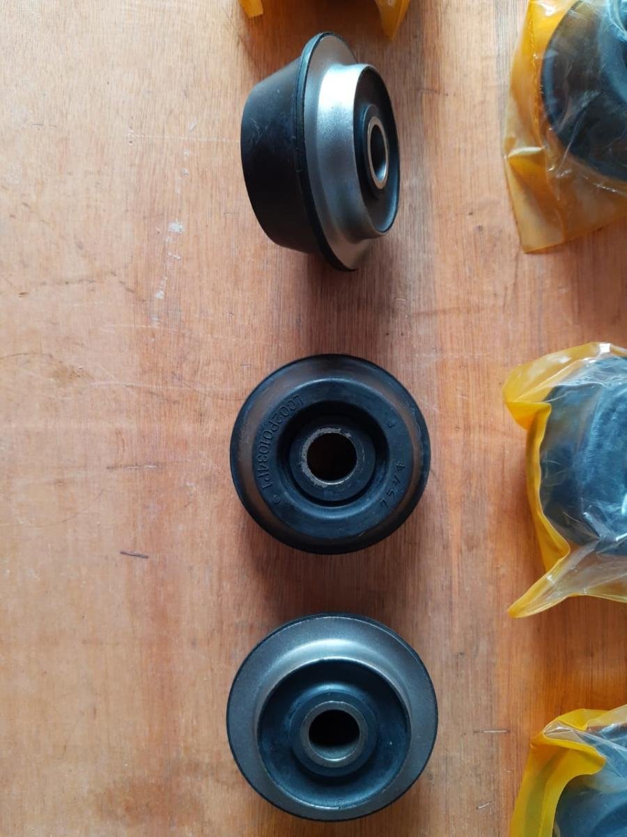 Soporte de motor Kobelco SK210 – 6, foto 2