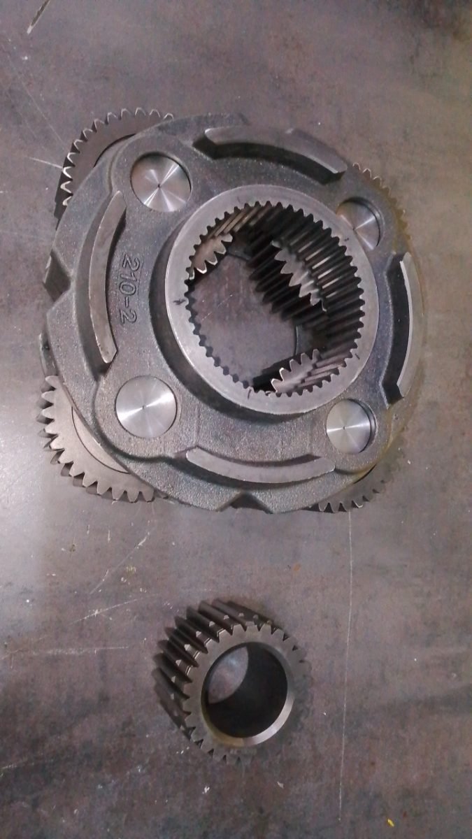 Carrier Interno (Grande) – Reductor de Traslación – Excavadora – Hyundai R210/220, foto 2