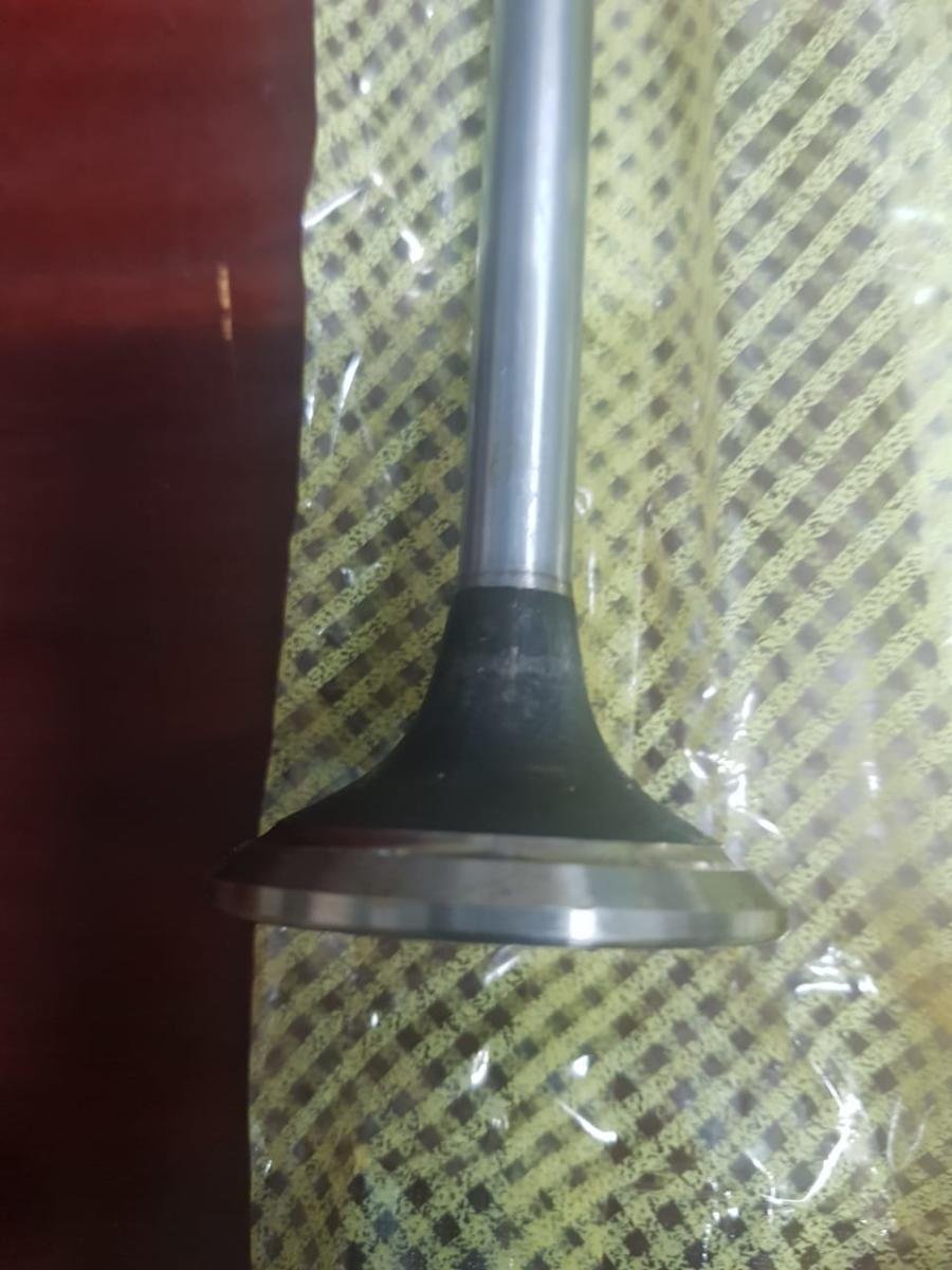 Valvula de escape y de admision culata Isuzu 6SD1, foto 19