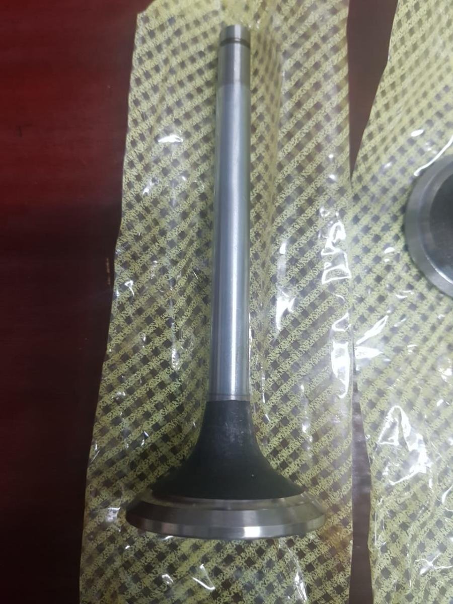 Valvula de escape y de admision culata Isuzu 6SD1, foto 18
