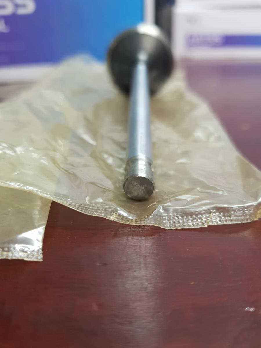 Valvula de escape culata y admisión  – Cummins 6BT, foto 15