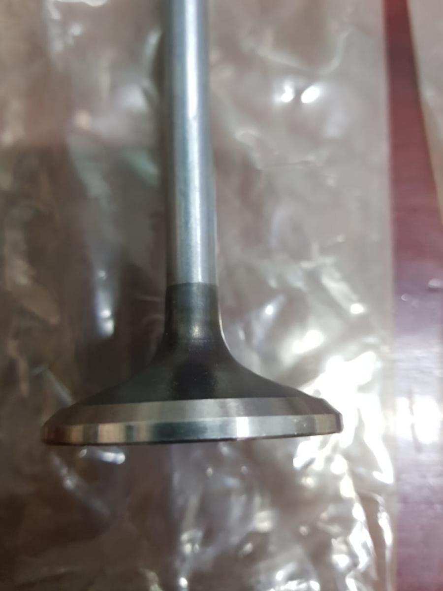 Valvula de escape culata y admisión  – Cummins 6BT, foto 14
