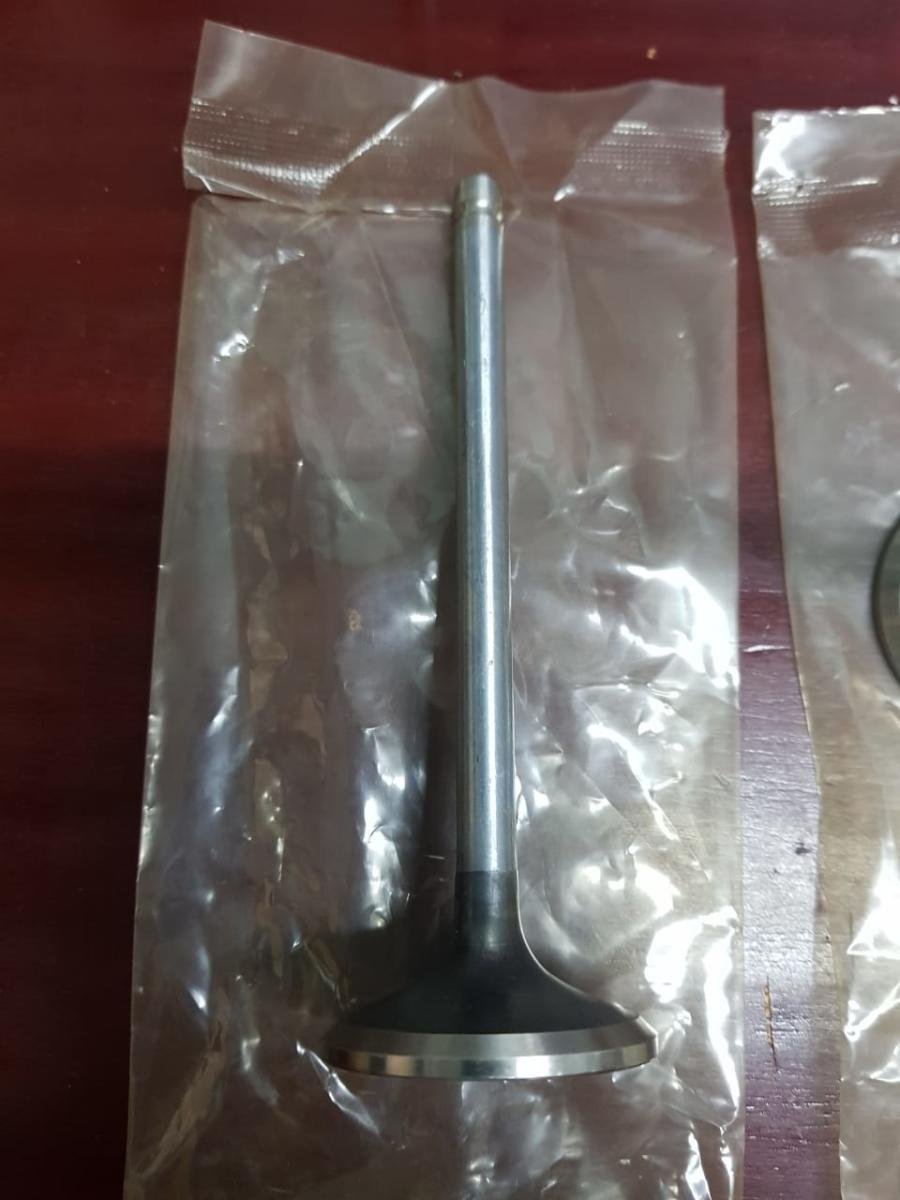 Valvula de escape culata y admisión  – Cummins 6BT, foto 18
