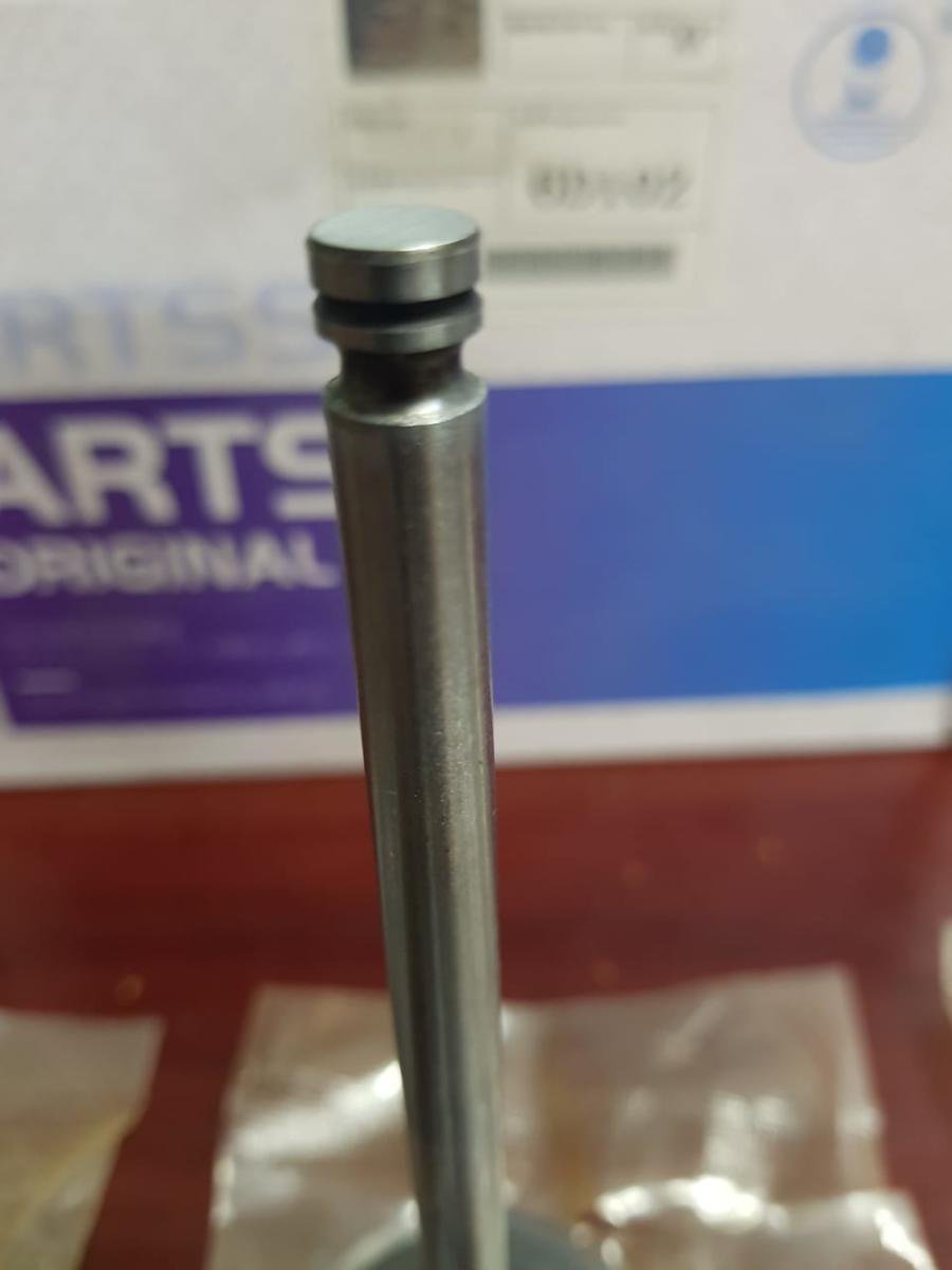 Valvula de escape culata y admisión  – Cummins 6BT, foto 2