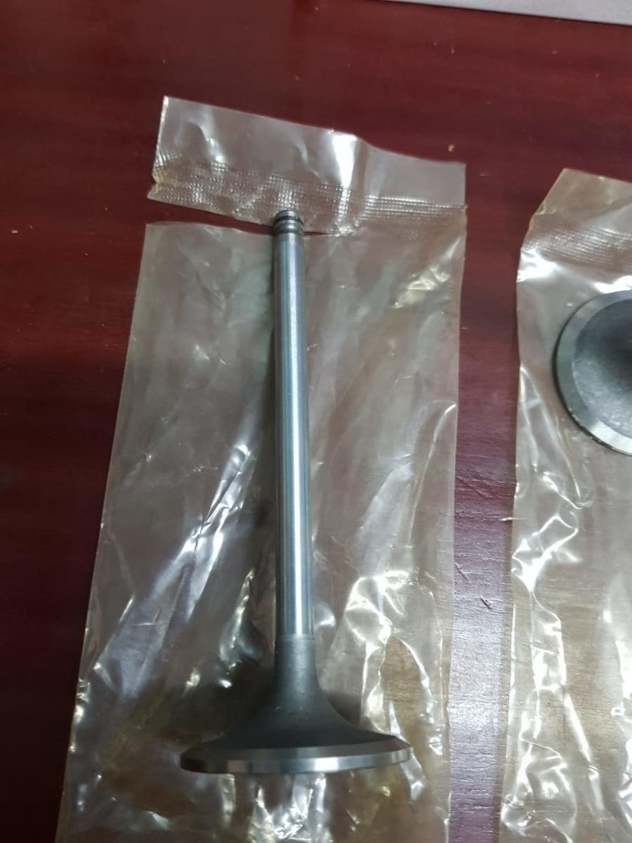Valvula de escape culata y admisión  – Cummins 6BT, foto 8