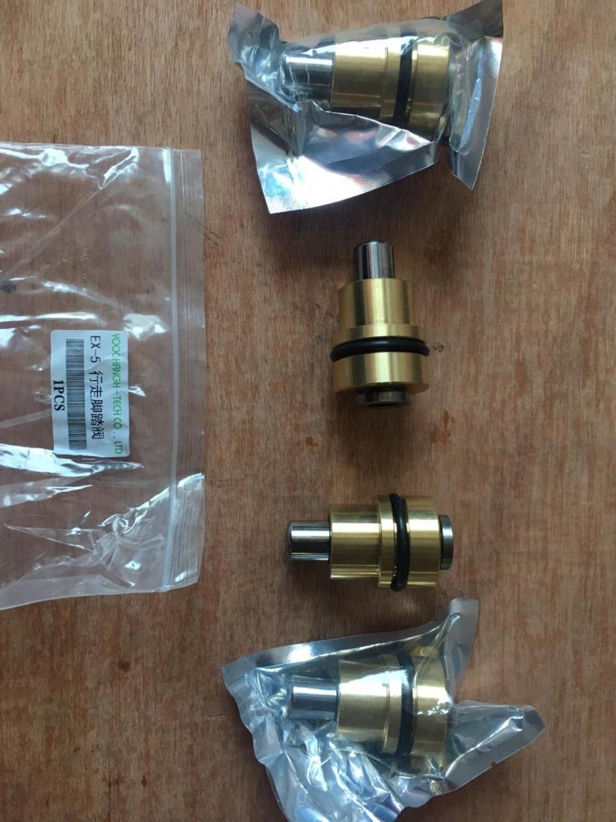 Balas de mandos de pedales para Hitachi EX200-5, foto 5