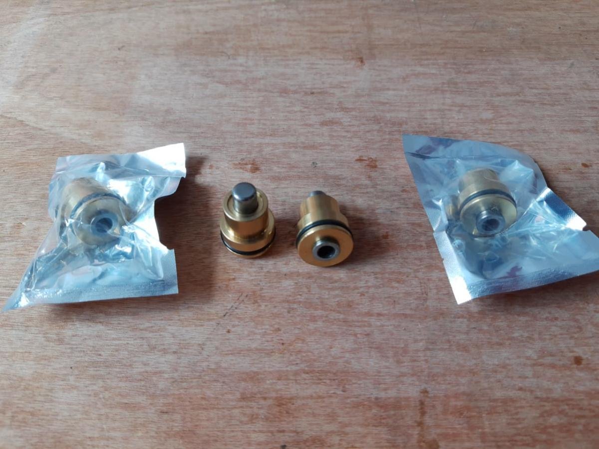 Balas de mandos de pedales para Hyundai R210, foto 2