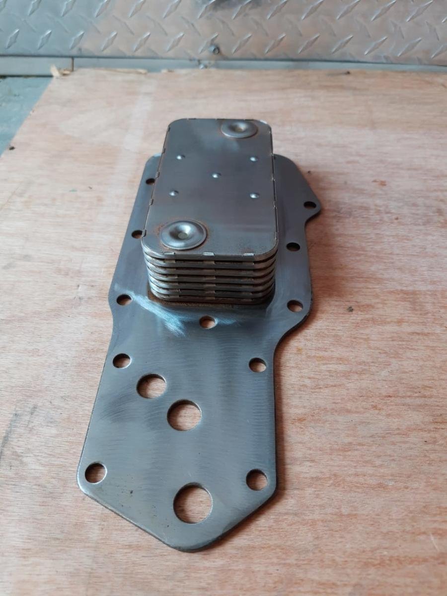 Enfriador de aceite motor Cummins 6BT, foto 3