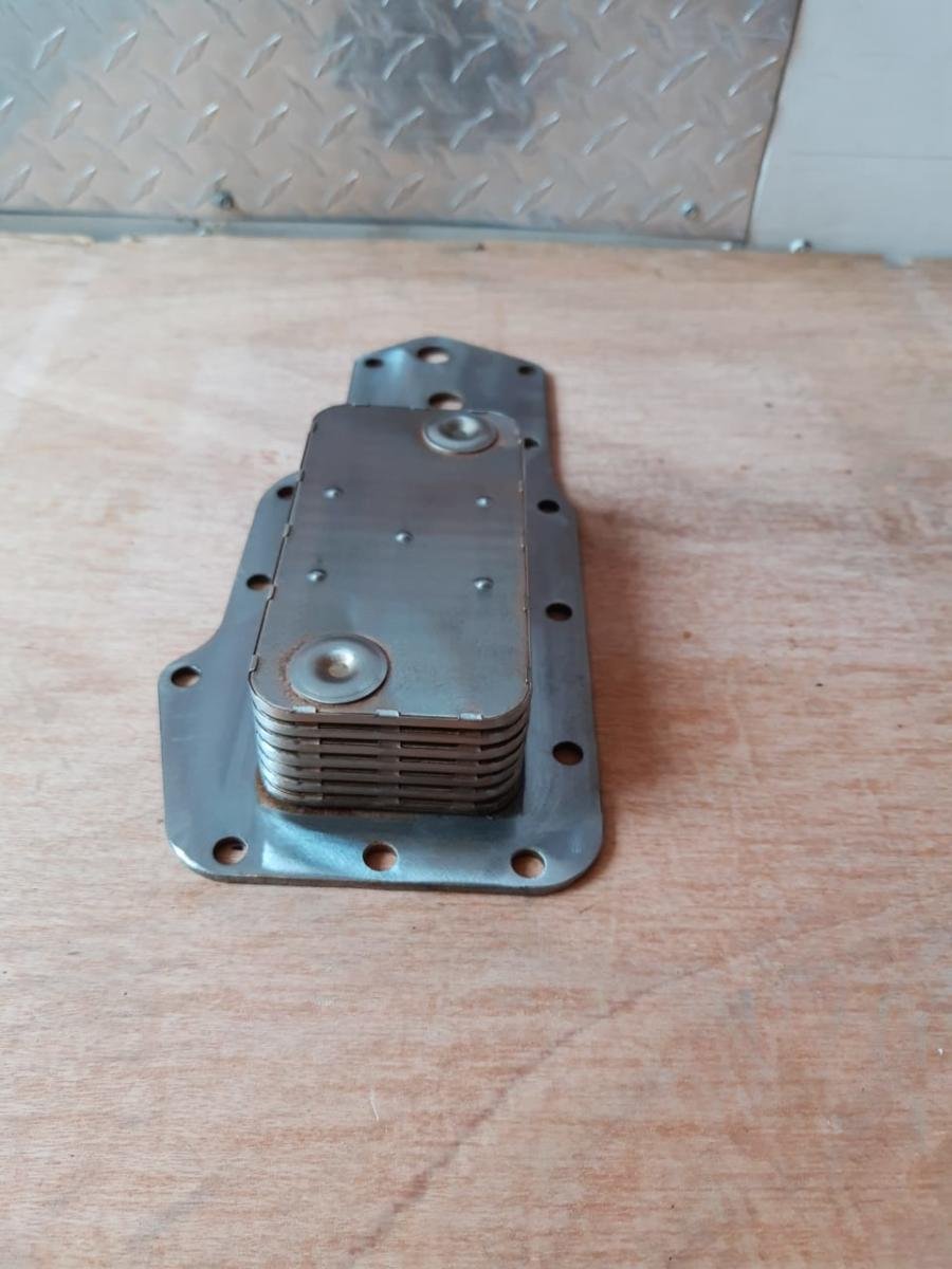 Enfriador de aceite motor Cummins 6BT, foto 4