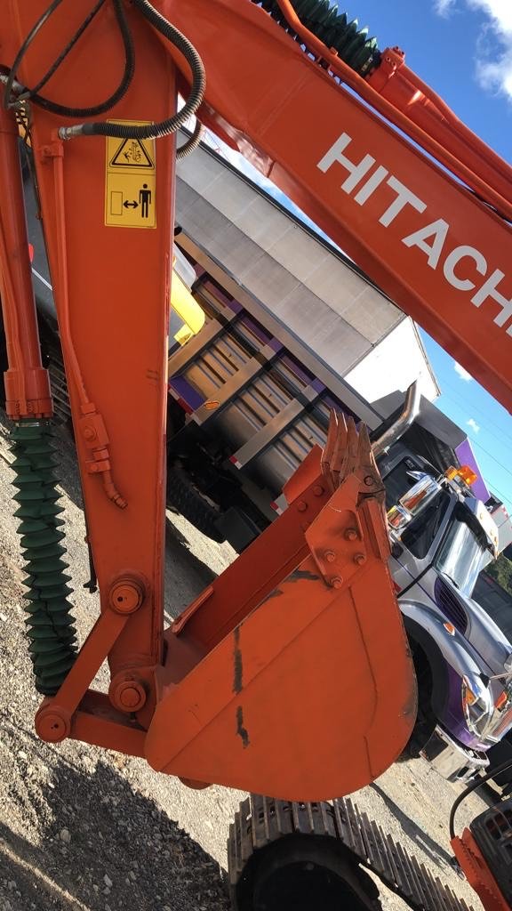 Excavadora HITACHI EX100-5, foto 3