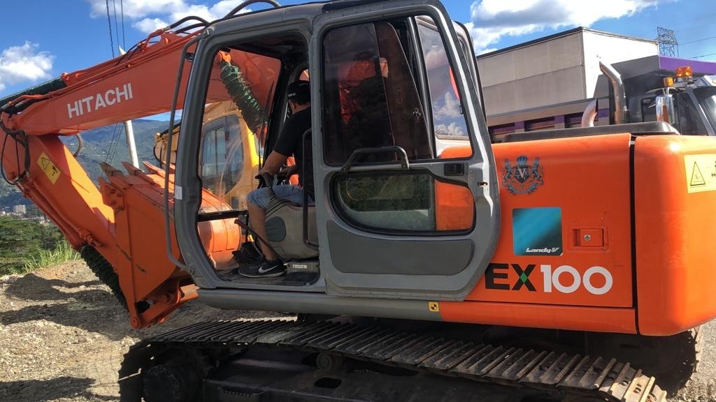 Excavadora HITACHI EX100-5, foto 4