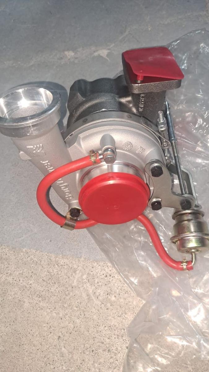 Turbo VOLVO EC210B con Valvula, foto 3