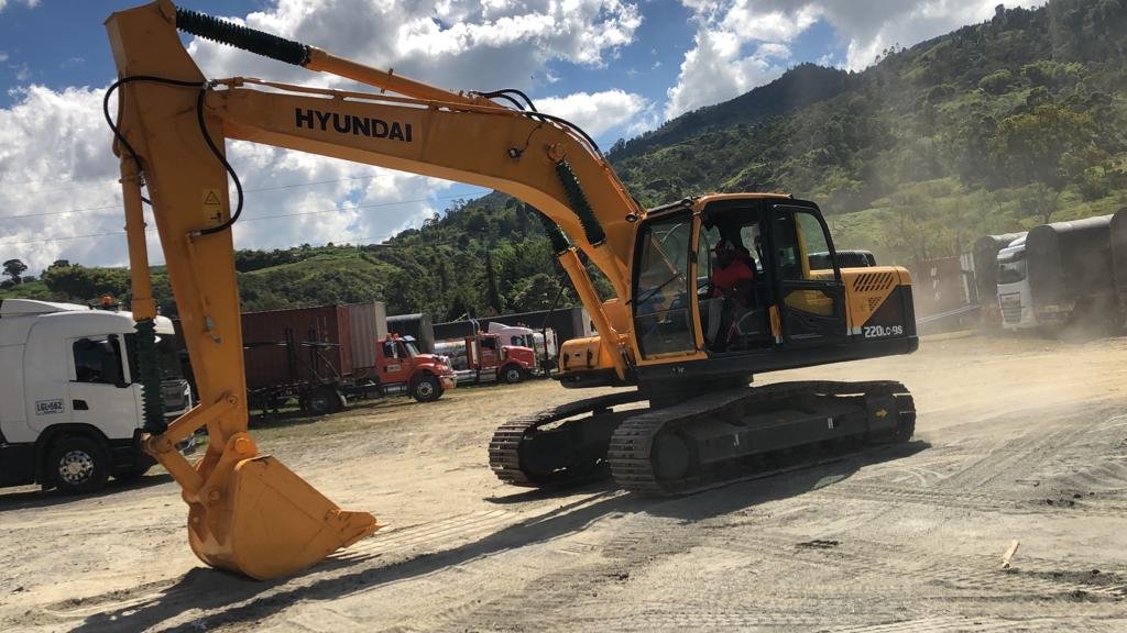 Excavadora HYUNDAI R220-9S, foto 4
