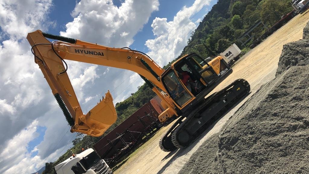 Excavadora HYUNDAI R220-9S, foto 5