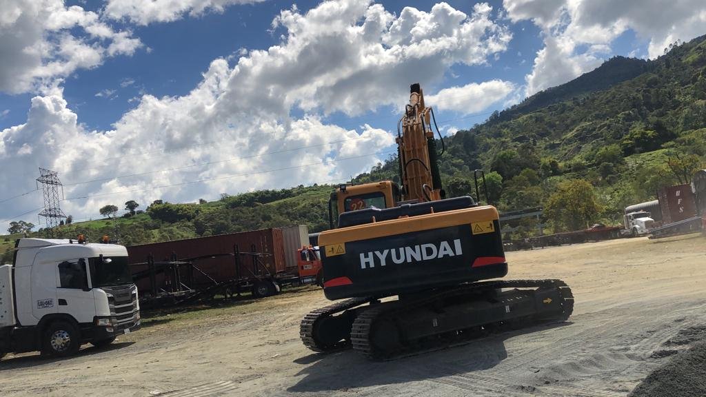 Excavadora HYUNDAI R220-9S, foto 6