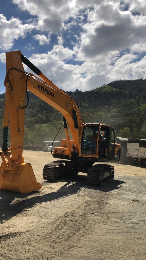 Excavadora HYUNDAI R220-9S, foto 7